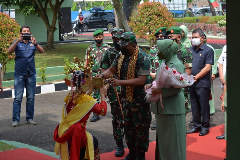 Danrem 043 Gatam Ingatkan Prajurit Dan PNS Kodim 0424 Tanggamus Untuk